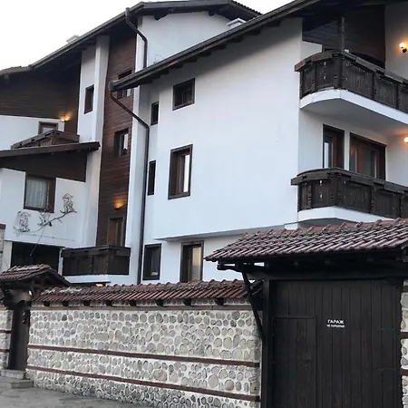 Dolomiti & بانسكو
